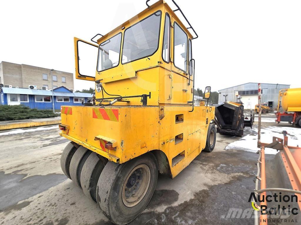 Hamm GRW 18 膠輪滾壓機