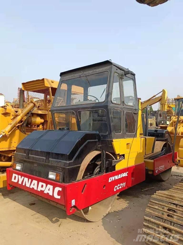 Dynapac CC 211 雙輪滾壓機