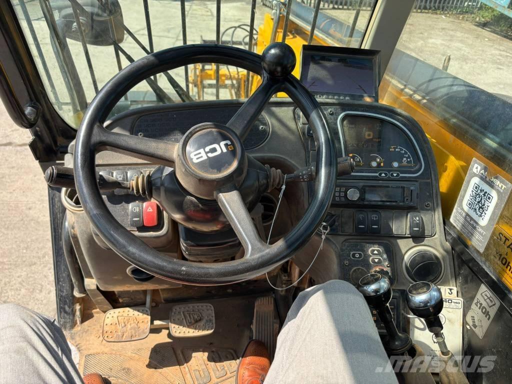 JCB 540-140 伸縮臂操作車