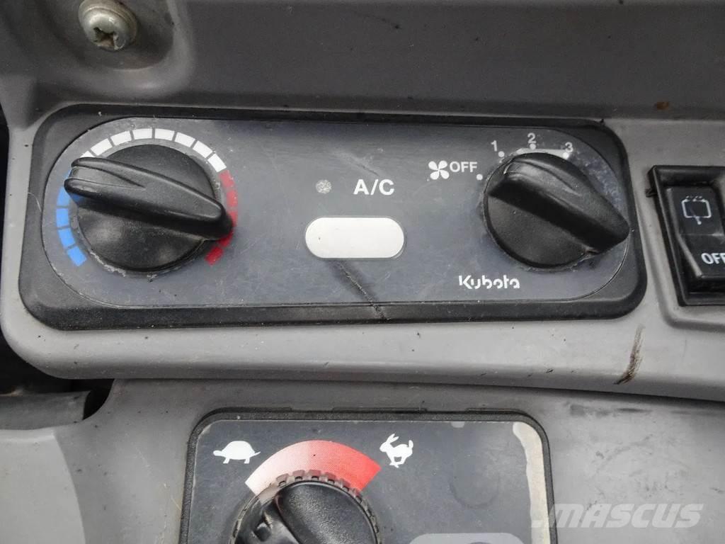 Kubota U55-4 小型挖土機/掘鑿機<7t(小型挖掘機)