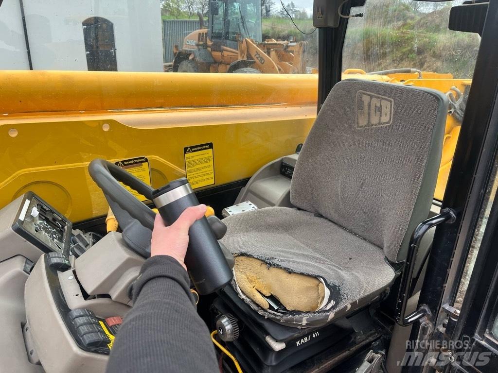 JCB 532-120 伸縮臂操作車