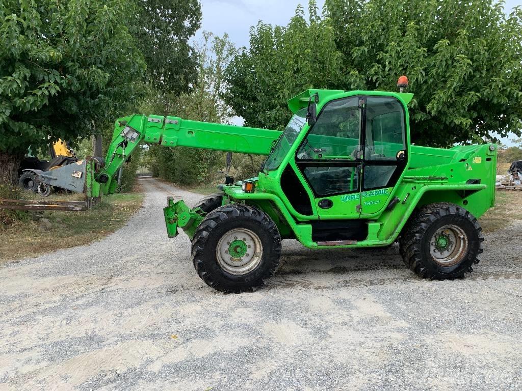 Merlo P38.14 伸縮臂操作車