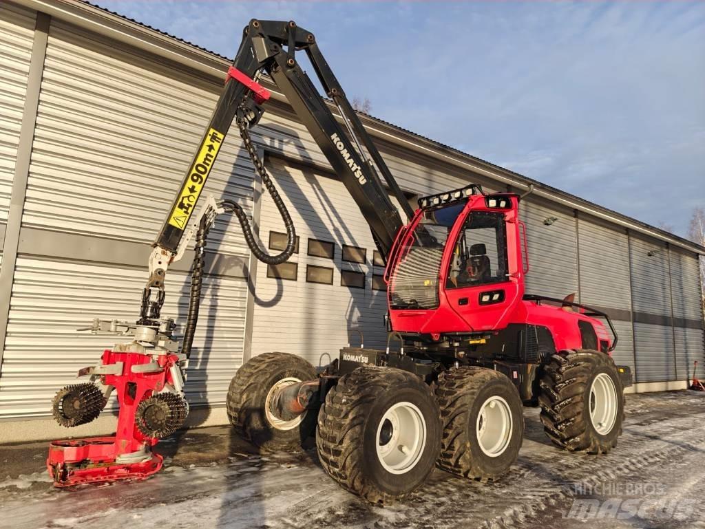Komatsu 911 收穫機