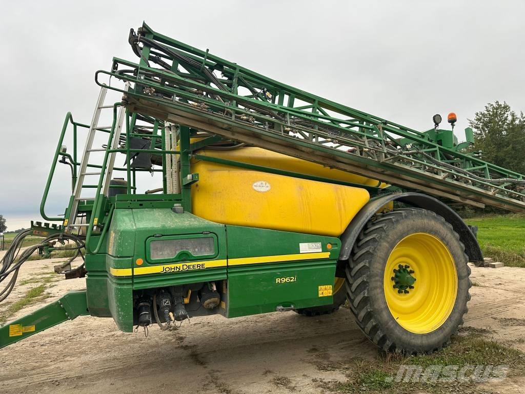 John Deere R 962 i 牽引式噴霧機