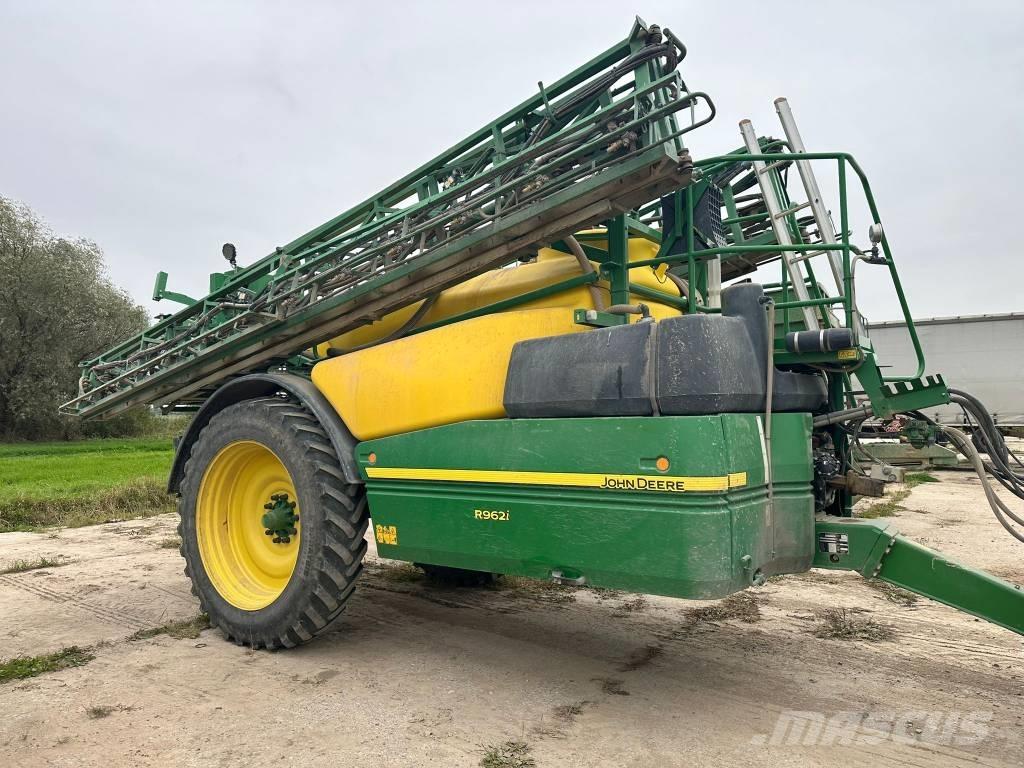 John Deere R 962 i 牽引式噴霧機