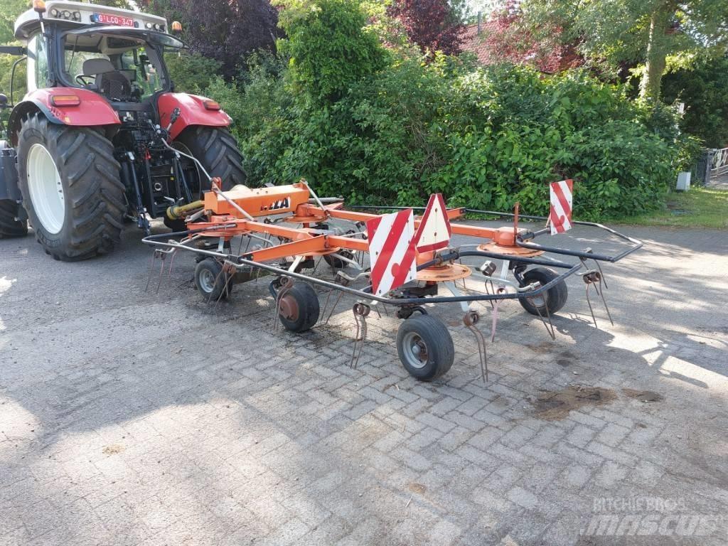 Fella TH 790 耙與翻草機