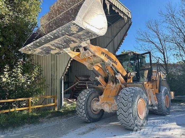 Hyundai HL970 輪胎式裝載機