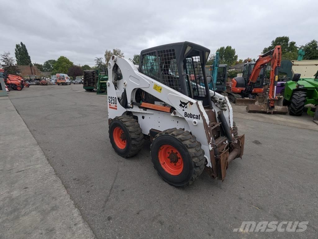 Bobcat S 250 滑移轉向裝載機