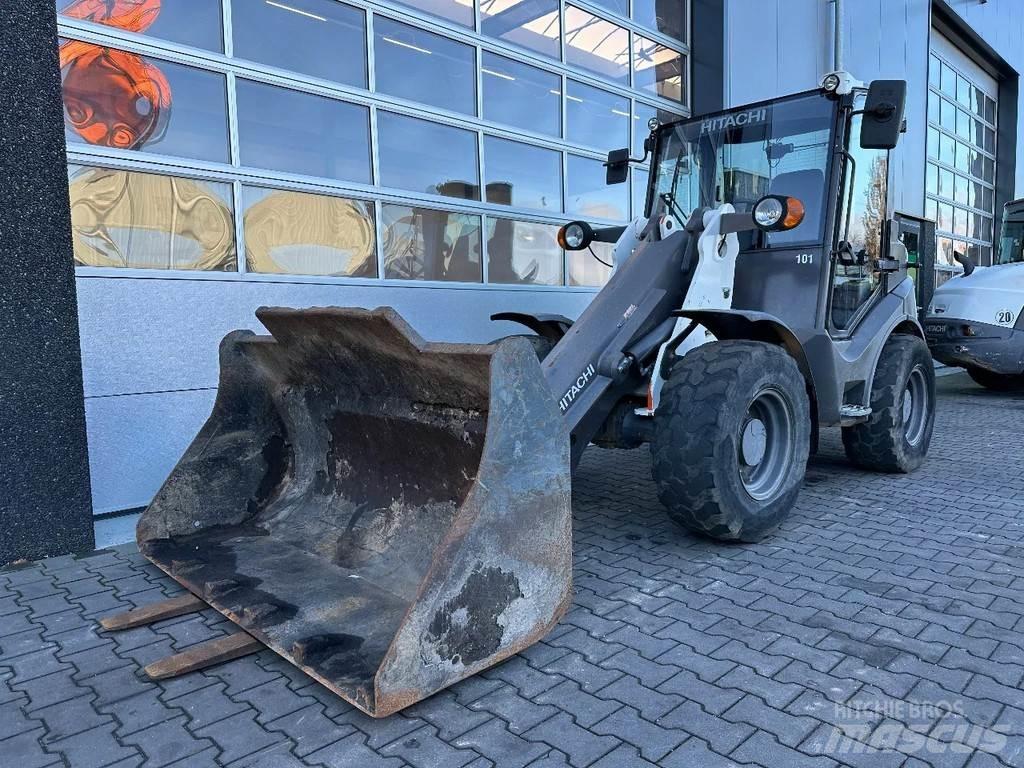 Hitachi ZW75 輪胎式裝載機