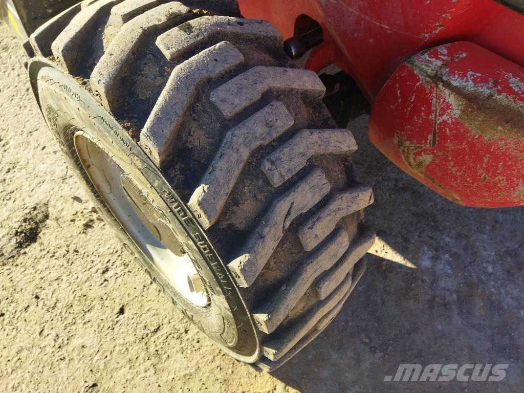 Manitou MT 625 伸縮臂操作車