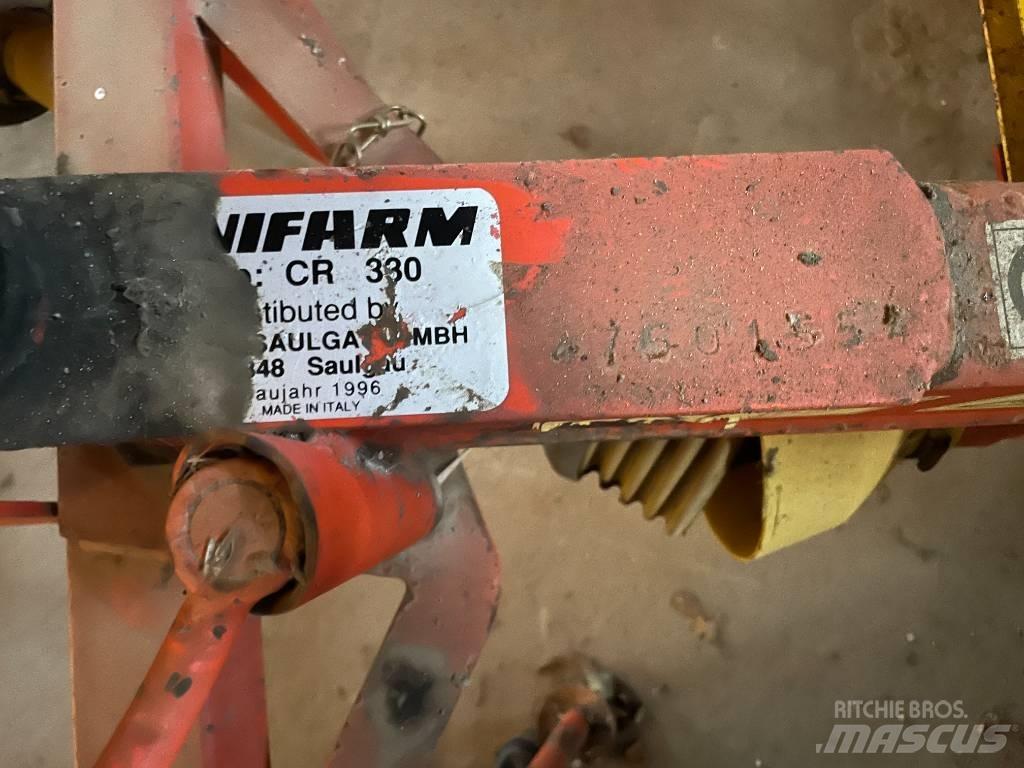 Unifarm CR 330 耙與翻草機