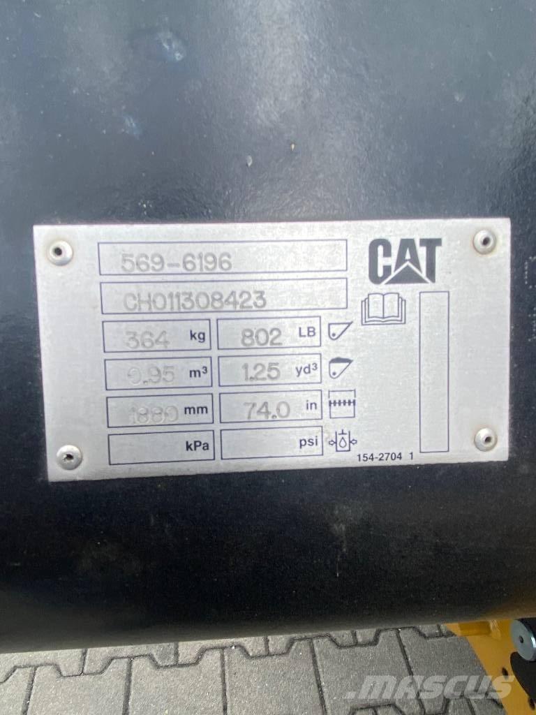 CAT 906 輪胎式裝載機