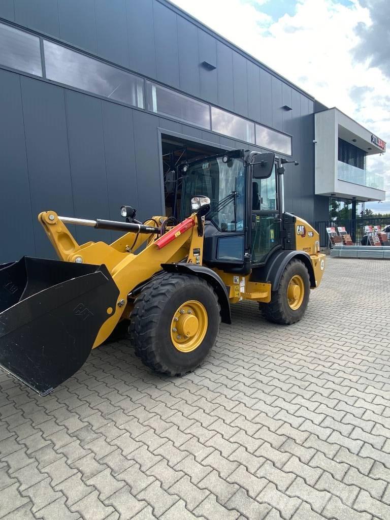 CAT 906 輪胎式裝載機