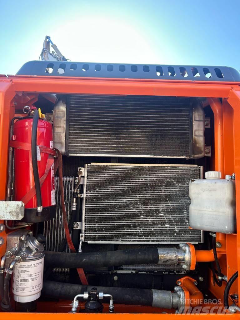 Doosan DX 210 W 旋轉式挖土機/掘鑿機/挖掘機