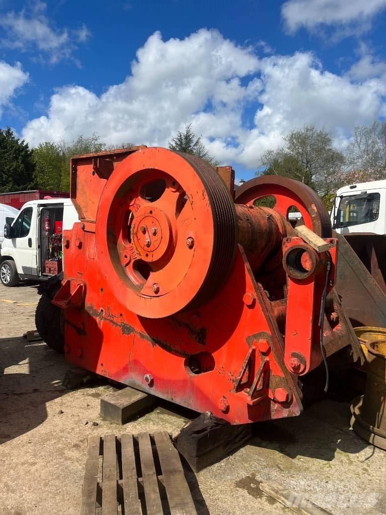 Sandvik QJ 341 移動式壓碎機