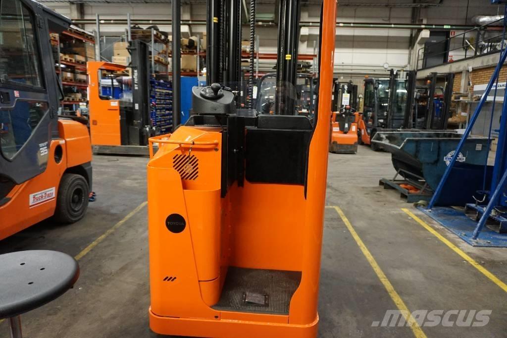 Toyota SSE160L 自走式堆積機