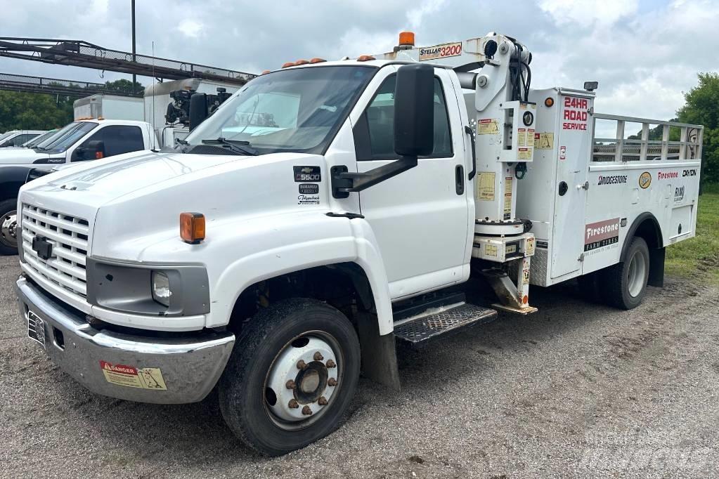Chevrolet C5500 履帶式起重機