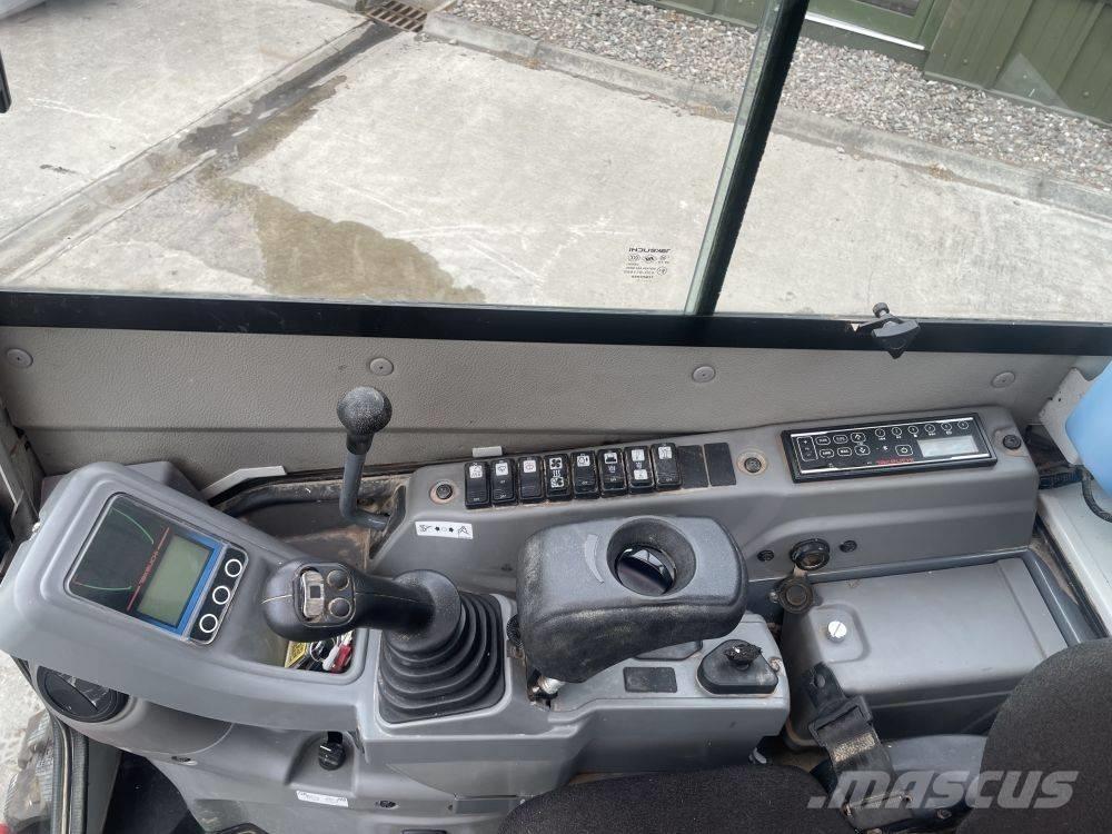 Takeuchi TB 325 R 小型挖土機/掘鑿機<7t(小型挖掘機)