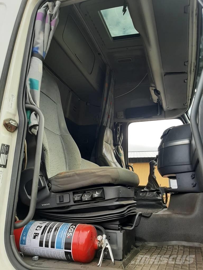 Volvo FH 12 篷布卡車