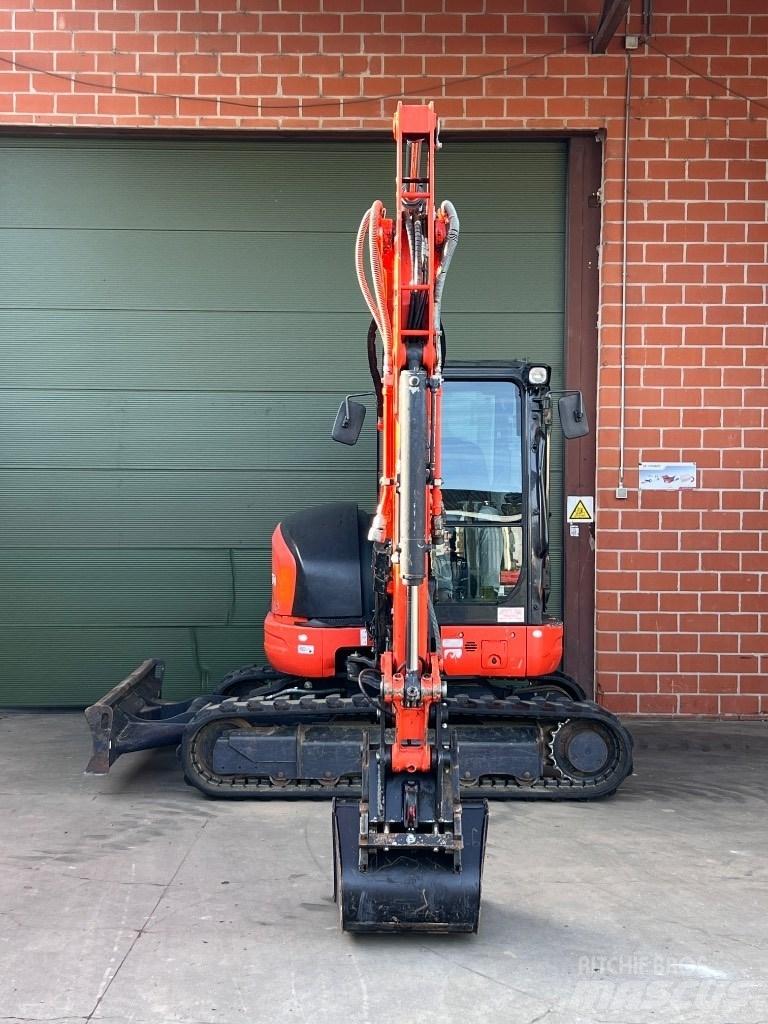 Kubota KX057 小型挖土機/掘鑿機<7t(小型挖掘機)