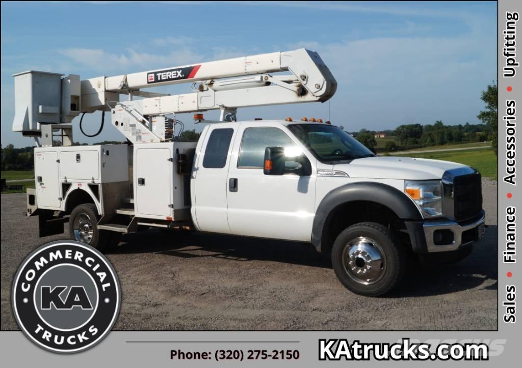 Ford F 550 XLT SD 卡車裝載高空作業車