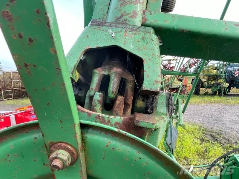 Kuhn GF6301 MH 耙與翻草機