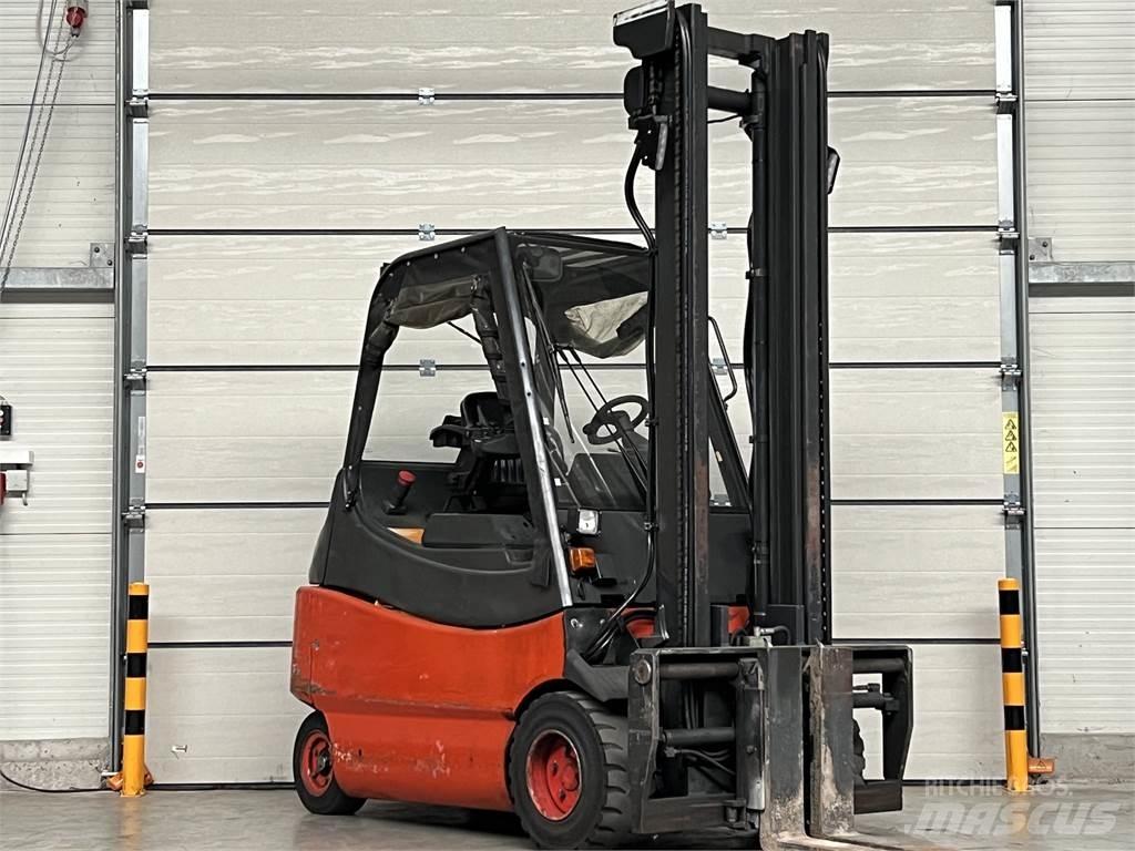 Linde E30 / 03 / 600 電動堆高機