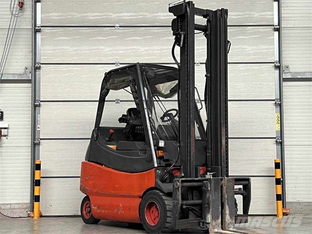 Linde E30 / 03 / 600 電動堆高機