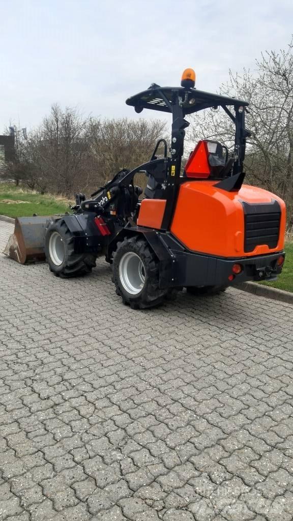 Kubota RT280-2 小型裝載機