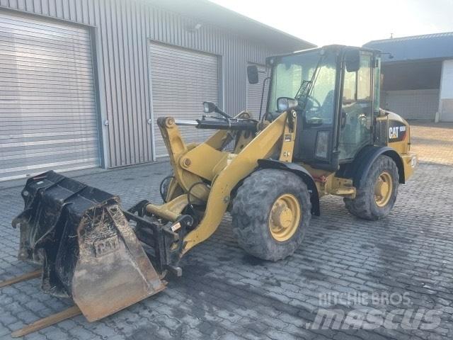 CAT 906 輪胎式裝載機