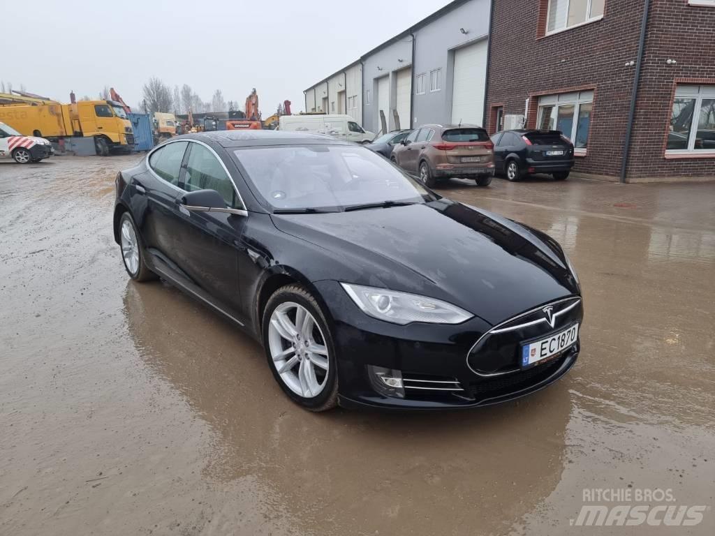 Tesla Model S P85 汽車