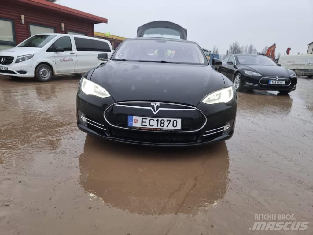 Tesla Model S P85 汽車