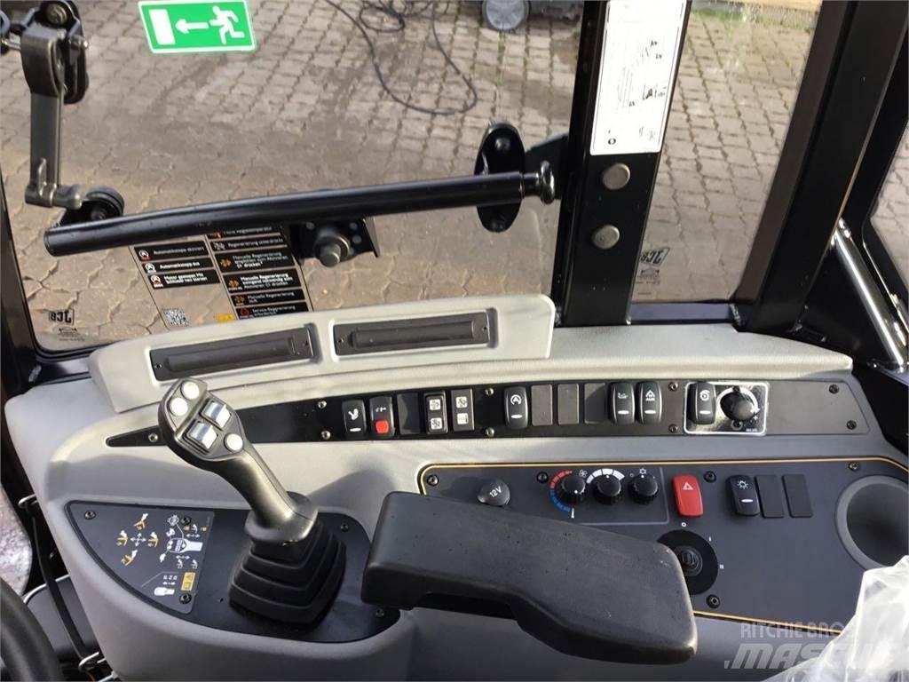 JCB TM 220 Agri 伸縮臂高空作業車