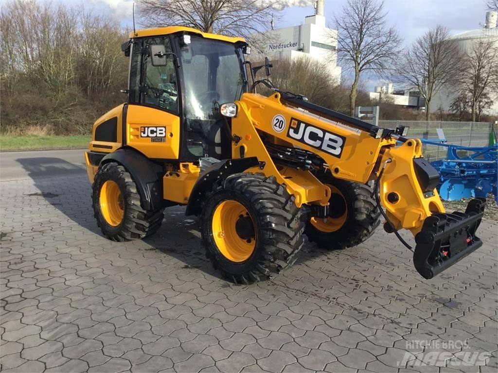 JCB TM 220 Agri 伸縮臂高空作業車