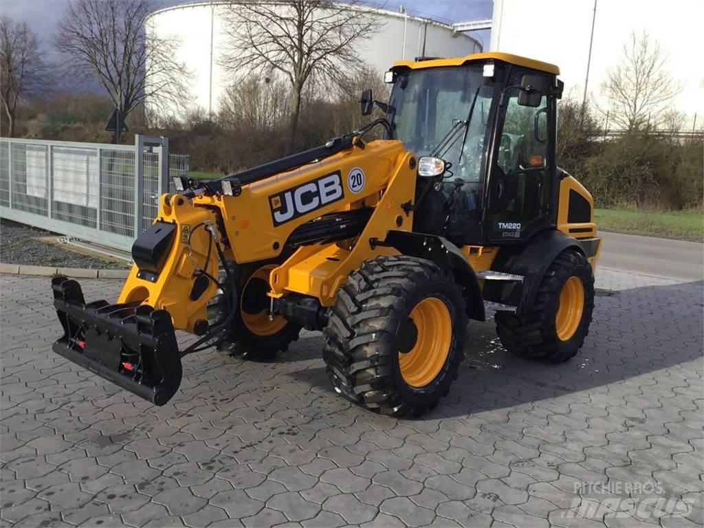 JCB TM 220 Agri 伸縮臂高空作業車