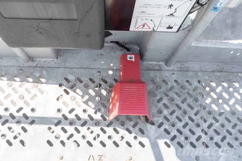 Manitou 200 ATJ 曲臂高空作業車