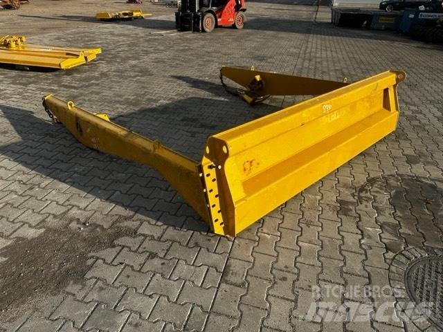 CAT 725 TAIL GATE 鉸接式起吊車