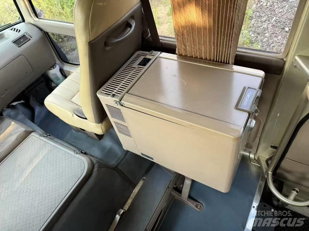 Toyota Coaster Bus 迷你巴士