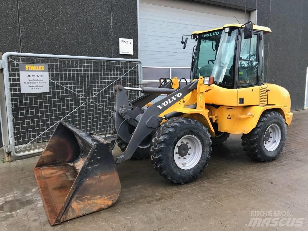 Volvo L30B 輪胎式裝載機