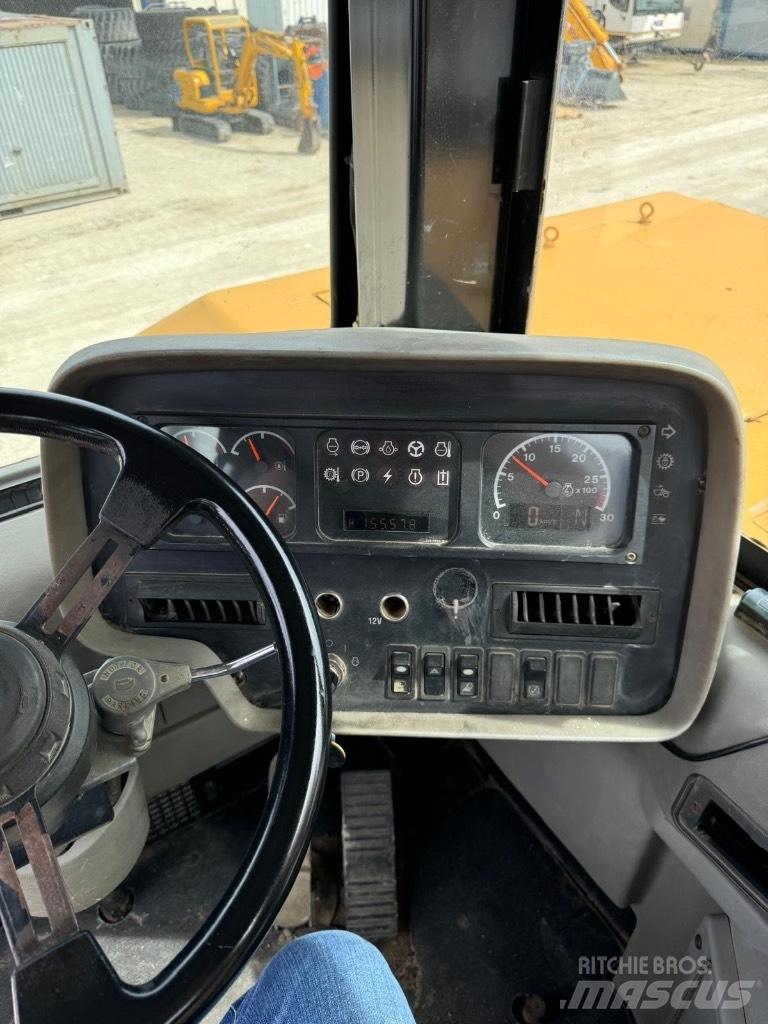 CAT 631 G 刮土機