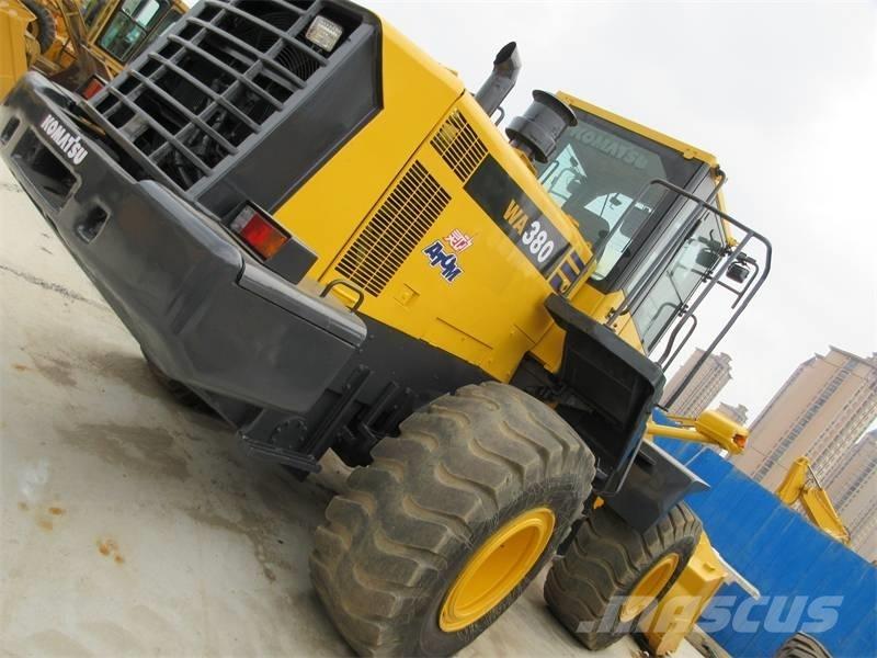 Komatsu WA 380 輪胎式裝載機
