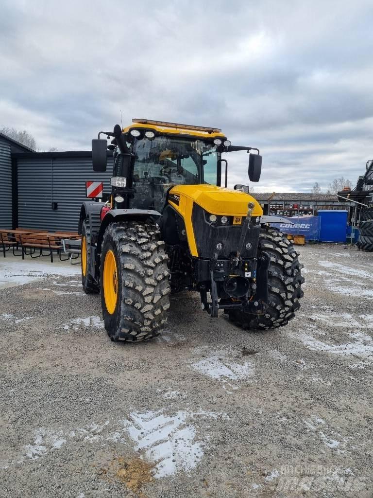 JCB Fastrac 4220 曳引機