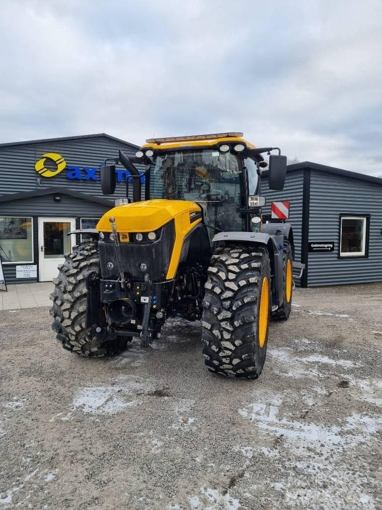 JCB Fastrac 4220 曳引機