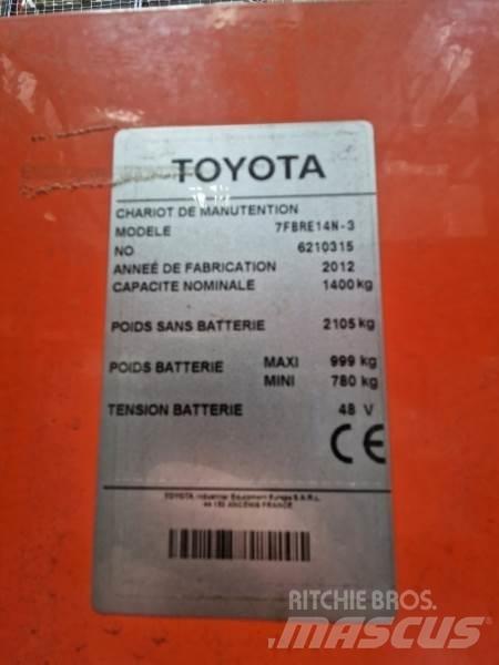Toyota 7FBRE14N 自走式堆積機
