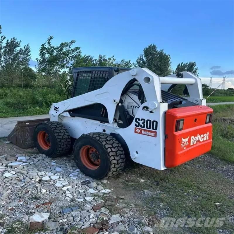 Bobcat s 300 滑移轉向裝載機