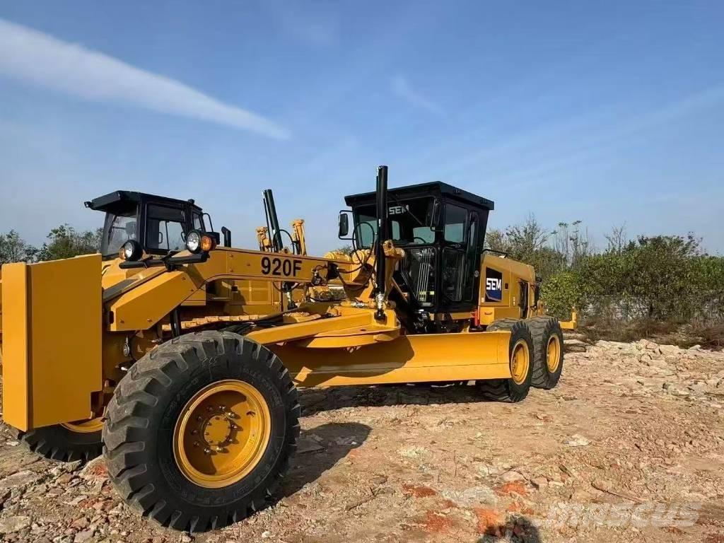 SEM 919 平土機