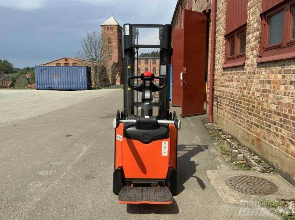 BT SPE 120 L 行走控制式堆積機