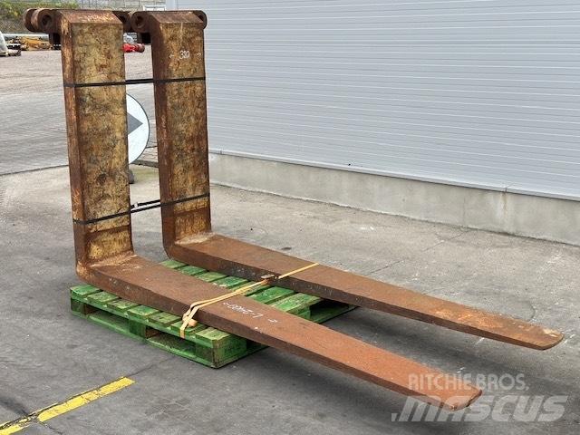 CAT 25-30 ton /988 叉