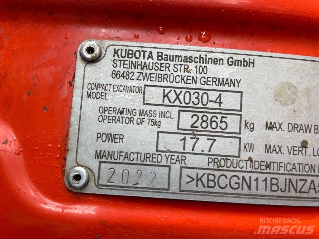 Kubota KX 030-4 小型挖土機/掘鑿機<7t(小型挖掘機)