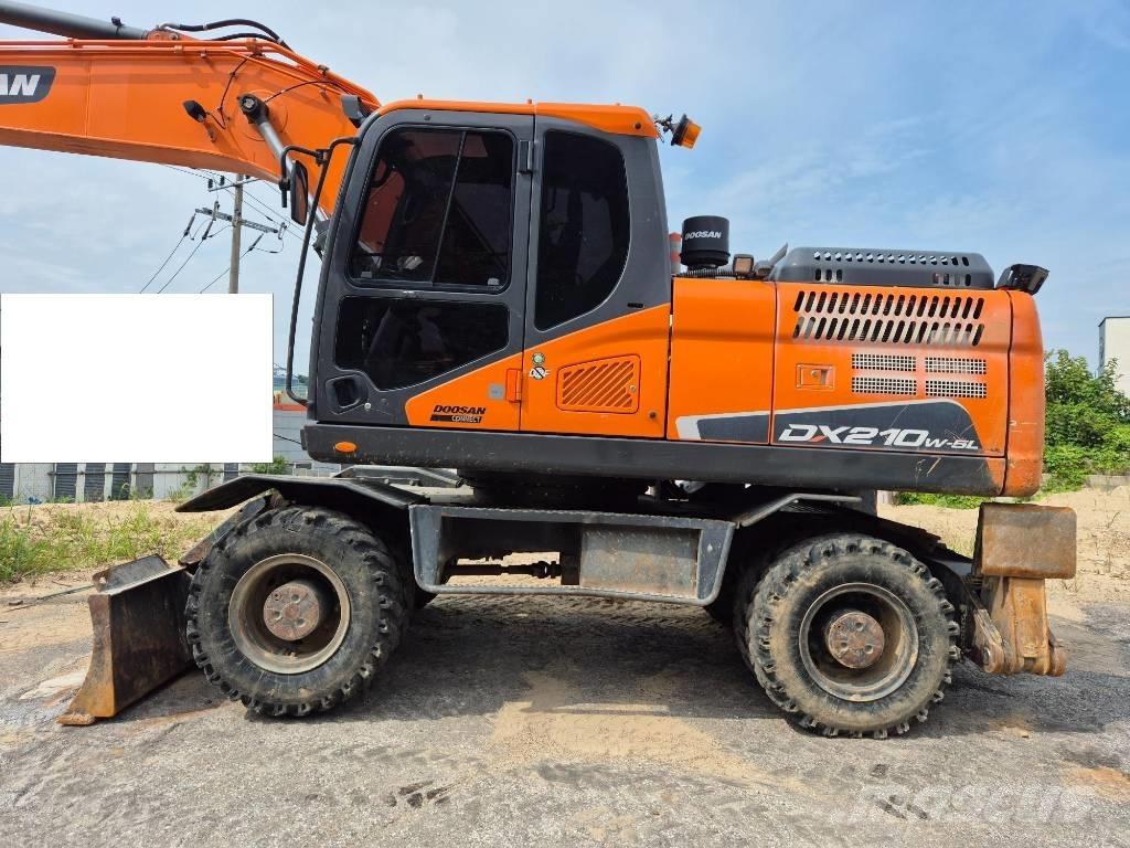 Doosan DX 210 W 旋轉式挖土機/掘鑿機/挖掘機